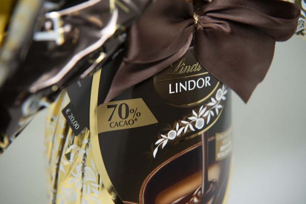 Lindt -Uovo di Cioccolato lindor fondente 70 Genova 2